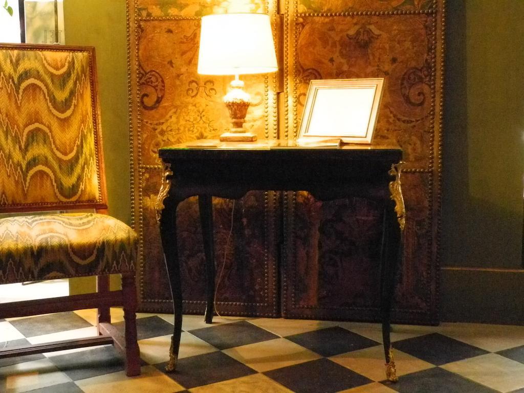 Du Vieux Marais Hotel