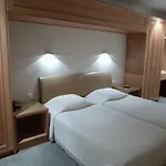 Du Vieux Marais Hotel 3*